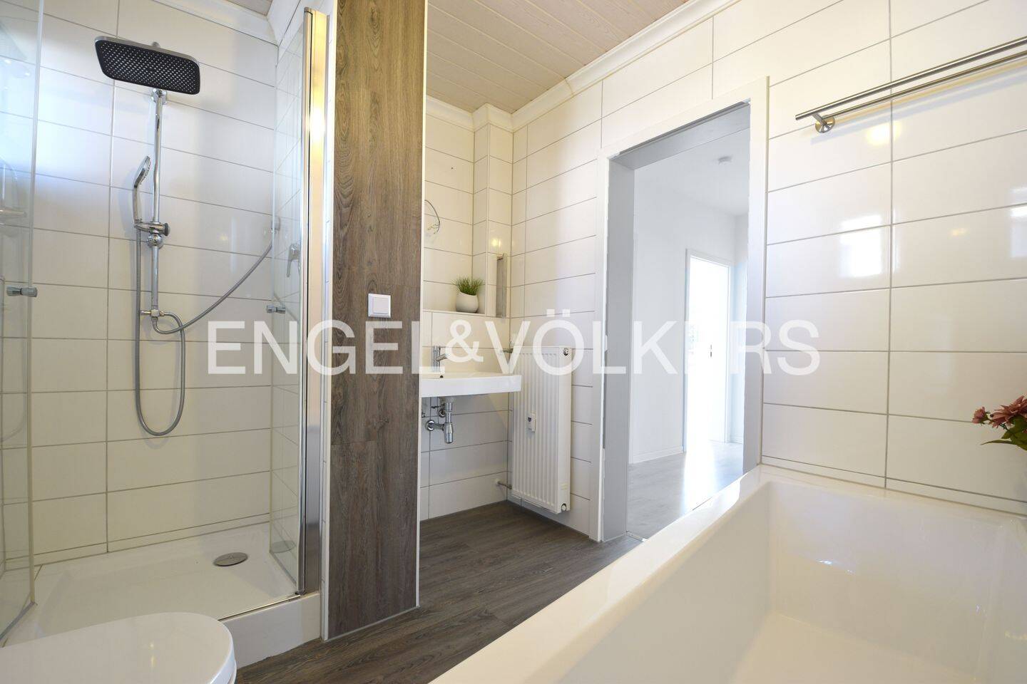 Immobilie in Großostheim - Toll saniertes Zweifamilienhaus mit ausgebautem Dachgeschoss  - für fast jeden Wohnzweck geeignet! - Bild 3