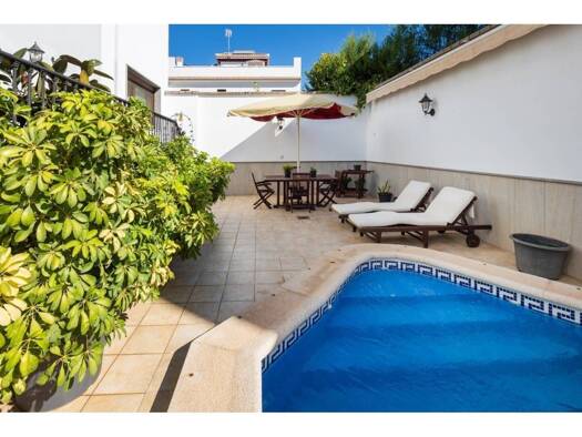 Chalet zum Kauf 995.000 € 6 Zimmer 676 m² 257 m² Grundstück Granada 18014