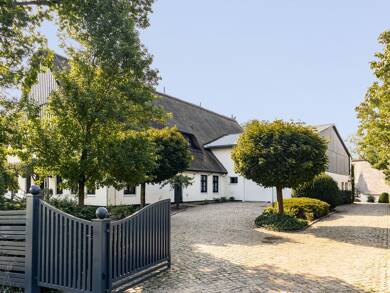 Haus zum Kauf 1.390.000 € 15 Zimmer 956 m² 6.094 m² Grundstück Seester 25370