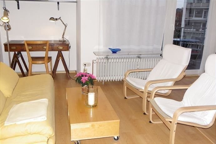 Wohnung zur Miete 1.100 € 1,5 Zimmer 47 m²<br/>Wohnfläche 4.<br/>Geschoss 01.01.2025<br/>Verfügbarkeit Dorotheenstraße Winterhude Hamburg 22085