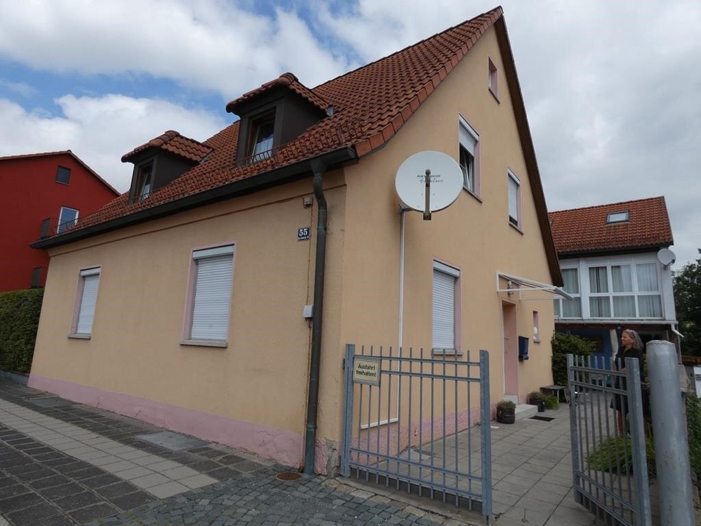 Einfamilienhaus zum Kauf 275.000 € 7 Zimmer 181 m²<br/>Wohnfläche 238 m²<br/>Grundstück Grafenwöhr Grafenwöhr 92655