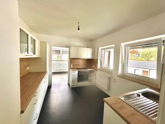 Wohnung zur Miete 570 € 2,5 Zimmer 62 m² Geschoss 1/2 frei ab sofort Schäflohe Amberg 92224