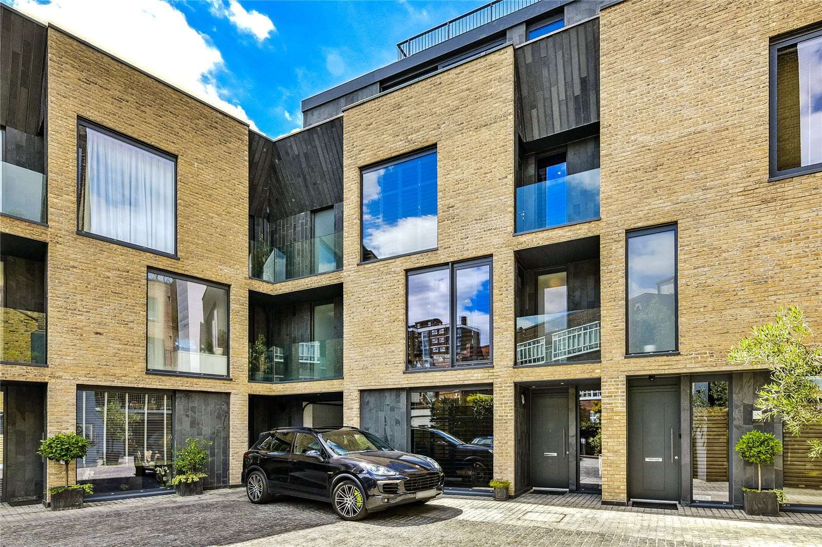 Haus zum Kauf provisionsfrei 2.347.118 € 6 Zimmer 219,8 m²<br/>Wohnfläche COTSWOLD MEWS 2 London SW11 3EE