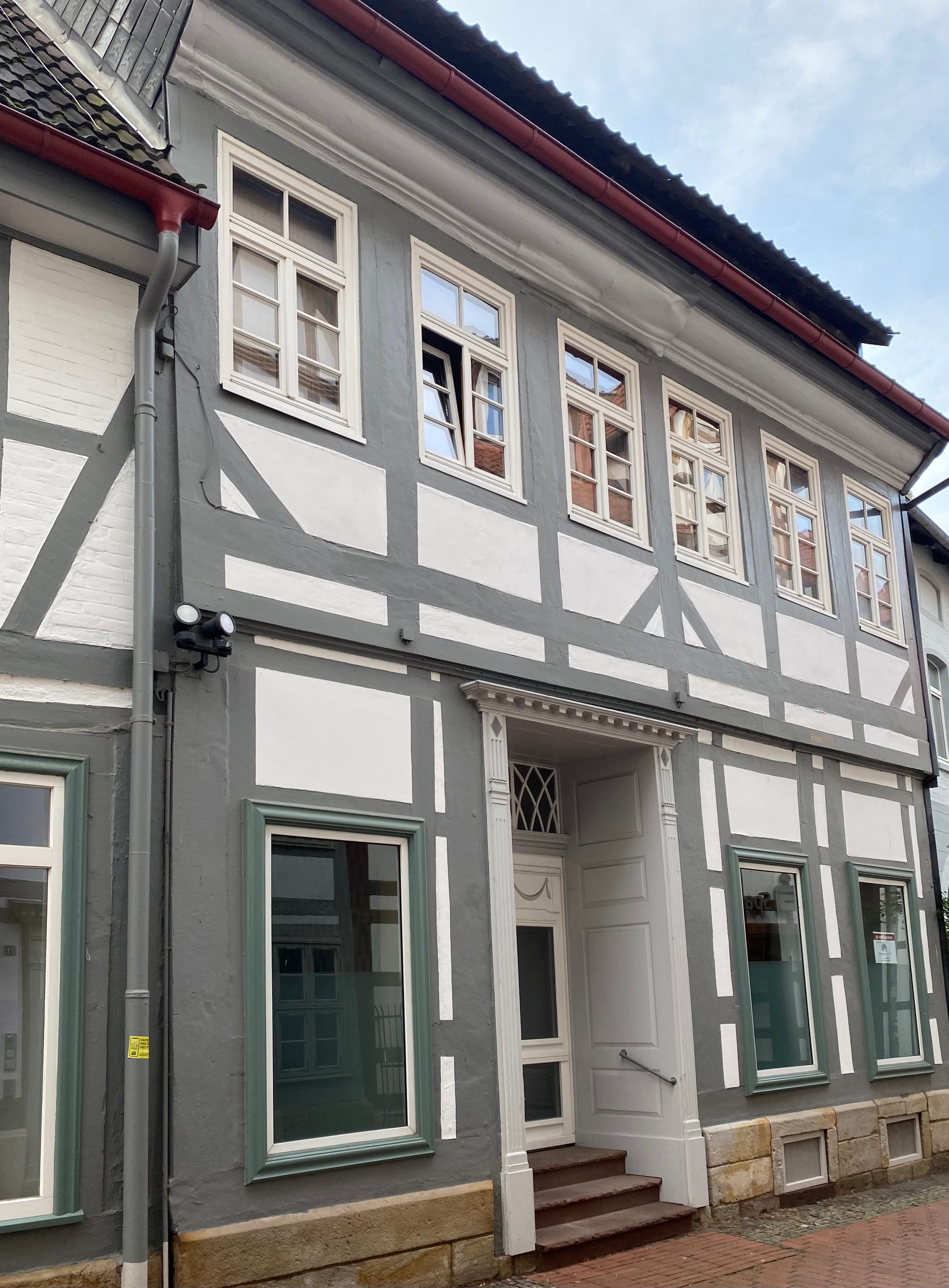 Immobilie zum Kauf als Kapitalanlage geeignet 325.000 € 7 Zimmer 540 m²<br/>Fläche 641 m²<br/>Grundstück Fischpfortenstraße 22/23 Altstadt Hameln 31785