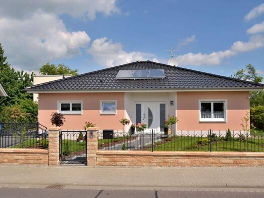 Bungalow zum Kauf provisionsfrei 383.883 € 4 Zimmer 133 m² 612 m² Grundstück Großpötzschau 5 a Pötzschau Rötha 04571