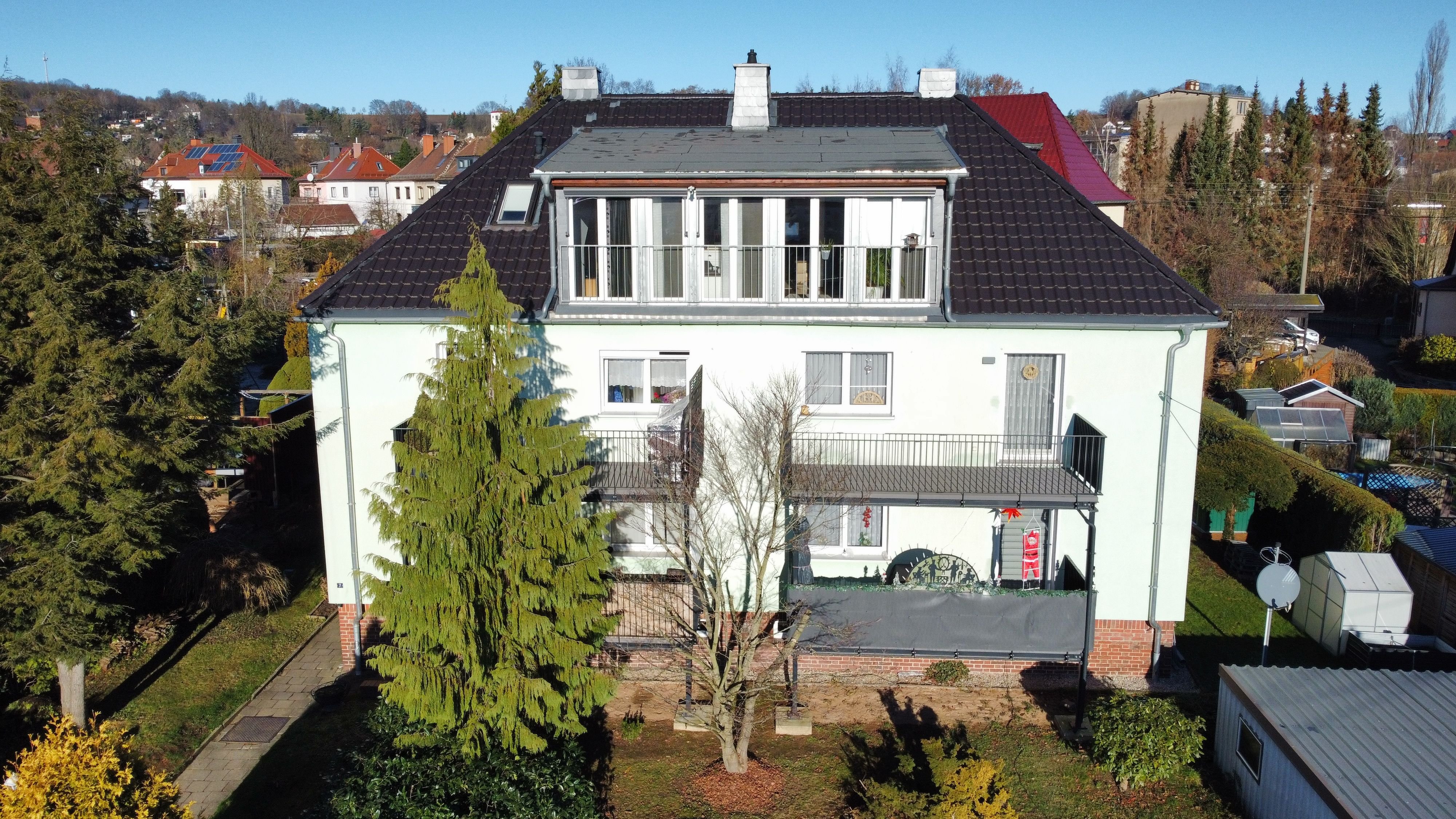 Mehrfamilienhaus zum Kauf 405.000 € 12 Zimmer 300 m²<br/>Wohnfläche 900 m²<br/>Grundstück Wüstenbrand Hohenstein-Ernstthal 09337