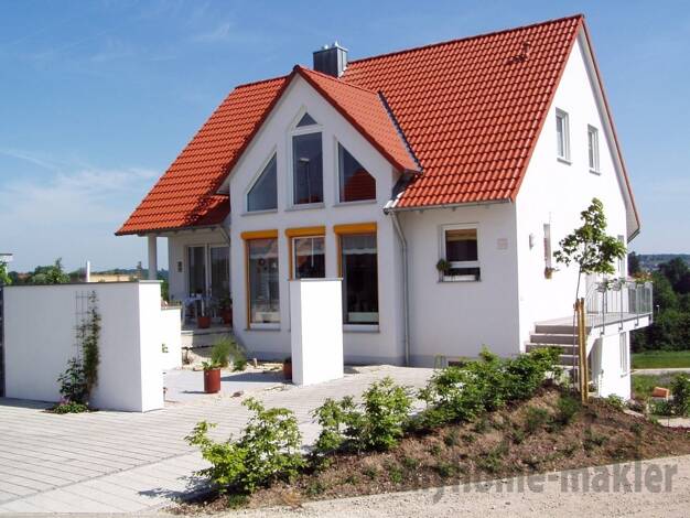 Villa zum Kauf provisionsfrei 583.900 € 5 Zimmer 135 m² 377 m² Grundstück Memmelsdorf Memmelsdorf 96117