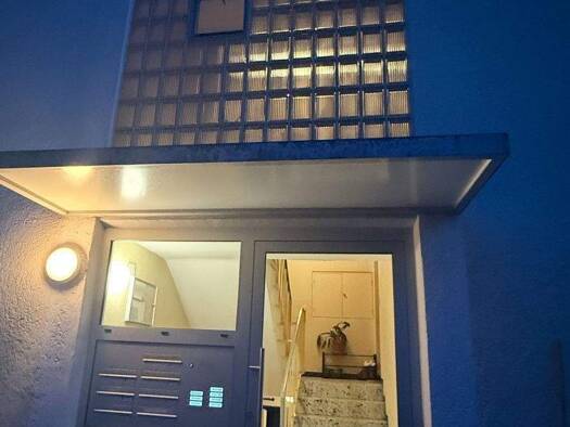 Wohnung zum Kauf 280.000 € 4,5 Zimmer 90 m² frei ab sofort Karlsbader Straße Traunreut 83301