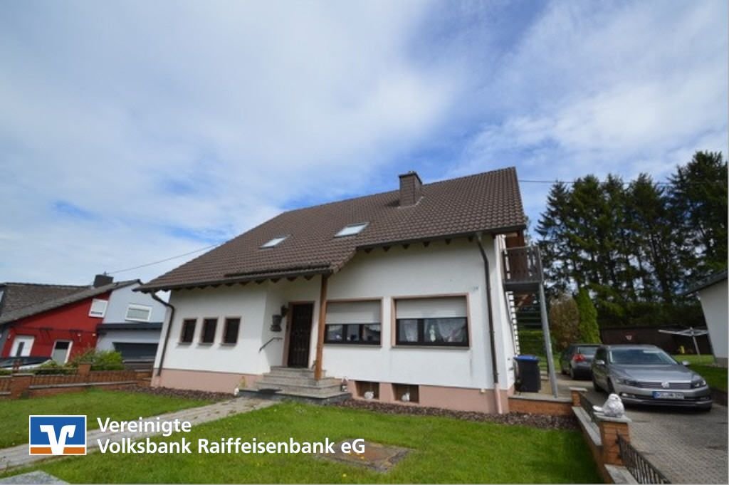 Einfamilienhaus zum Kauf 299.000 € 9 Zimmer 190 m²<br/>Wohnfläche 817 m²<br/>Grundstück Bischofsdhron Morbach-Bischofsdhron 54497