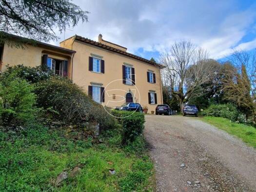 Villa zum Kauf 1.070.000 € 3 Zimmer 900 m² 10.000 m² Grundstück Arezzo