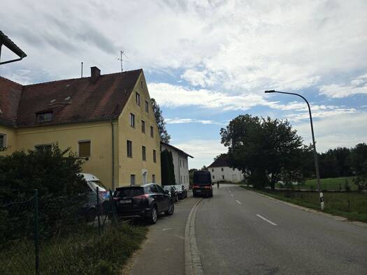 Wohnung zur Miete 700 € 2,5 Zimmer 65 m² Geschoss -1/3 frei ab sofort Seifriedswörth Wurmsham 84189