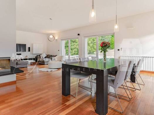 Haus zum Kauf 1.950.000 € 12 Zimmer 500 m² Zagreb
