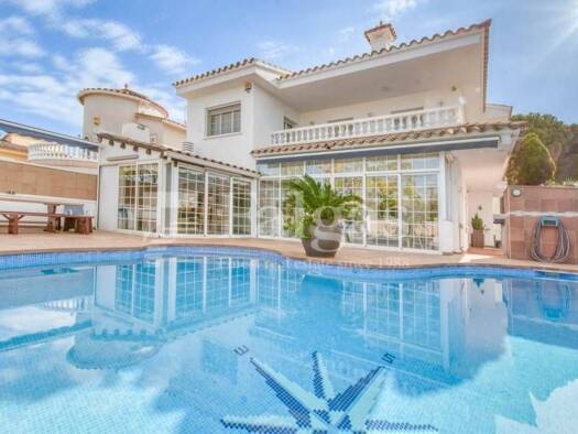 Villa zum Kauf 780.000 € 5 Zimmer 284 m² 379 m² Grundstück Castelló d'Empúries 17487