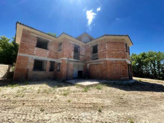 Haus zum Kauf 95.000 € 550 m² 5.000 m² Grundstück Labro 02010