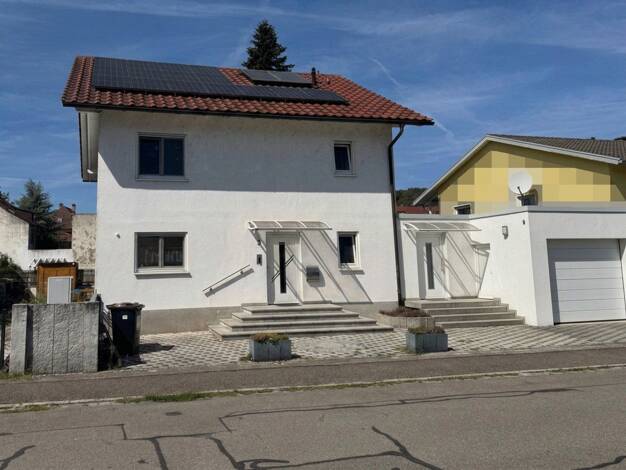 Einfamilienhaus zum Kauf provisionsfrei 795.000 € 8 Zimmer 185 m² 527 m² Grundstück frei ab 01.02.2027 Grenzach Grenzach-Wyhlen 79639