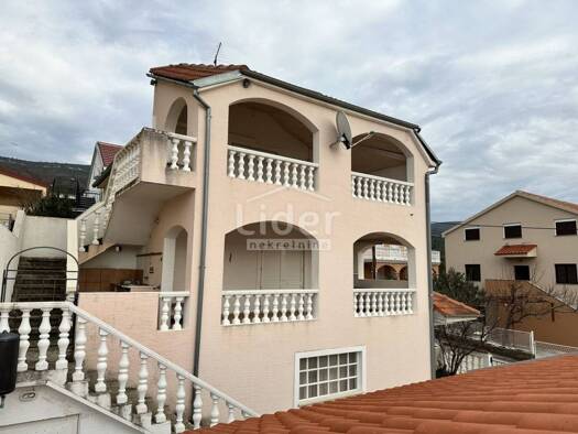 Einfamilienhaus zum Kauf 330.000 € 9 Zimmer 207 m² Kruševo, Obrovac Obrovac 23450