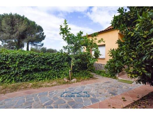 Chalet zum Kauf 290.000 € 3 Zimmer 258 m² 798 m² Grundstück PETUNIA (PARCELA LL-33 AIGUAVIVA PARC) 29 Vidreres 17411