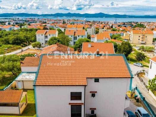 Haus zum Kauf 1.050.000 € 11 Zimmer 755 m² Zadar