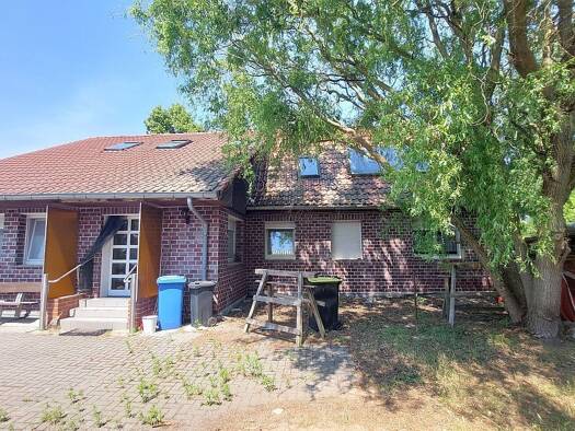 Bauernhaus zum Kauf 190.000 € 5 Zimmer 167 m² 5.710 m² Grundstück frei ab sofort Alt Tucheband Alt Tucheband 15328