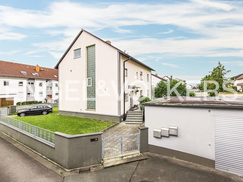 Mehrfamilienhaus zum Kauf 568.000 € 8 Zimmer 249 m²<br/>Wohnfläche 673 m²<br/>Grundstück Adelsdorf Adelsdorf 91325