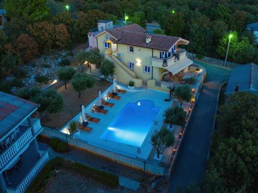 Haus zum Kauf 850.000 € 8 Zimmer 330 m² Starigrad