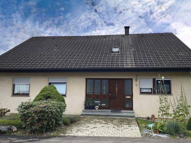 Einfamilienhaus zum Kauf 394.000 € 7 Zimmer 185 m² 703 m² Grundstück Mahlstetten 78601
