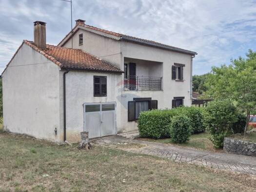 Einfamilienhaus zum Kauf 230.000 € 8 Zimmer 220 m² 619 m² Grundstück Karojba 52423