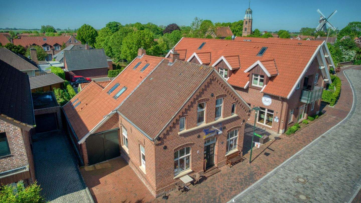 Immobilie in Jemgum - Historisches,  2013 saniertes  Juwel in Ditzum, Cafe und 2 Ferienwohnungen - Bild 1