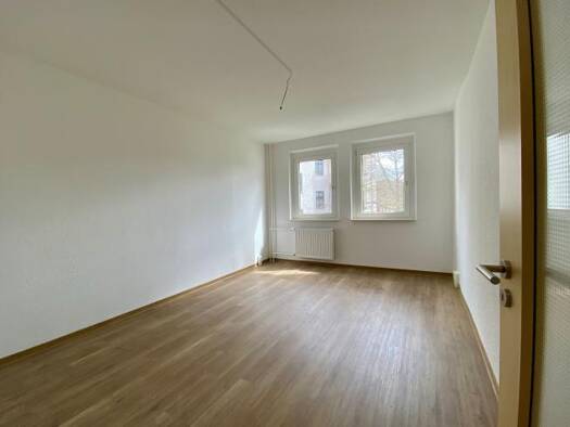 Wohnung zur Miete 348 € 3 Zimmer 56,9 m² 1. Geschoss Magdeburger Straße 42 Oschersleben Oschersleben 39387