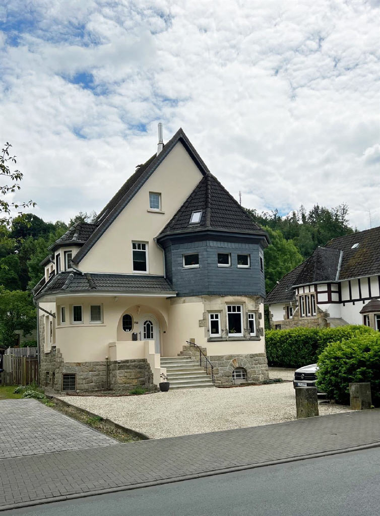 Einfamilienhaus zum Kauf 569.000 € 7 Zimmer 210 m²<br/>Wohnfläche 816 m²<br/>Grundstück Berlebeck Detmold 32760