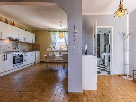 Wohnung zur Miete 950 € 3 Zimmer 94 m² 1. Geschoss Kastanjer, Pula Kastanjer - Gregovica