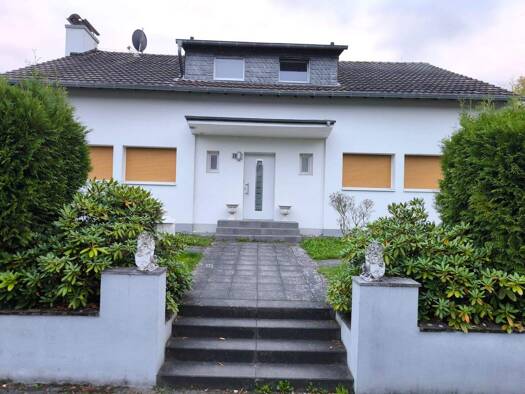 Mehrfamilienhaus zum Kauf 765.000 € 11 Zimmer 260 m² 648 m² Grundstück frei ab 01.02.2027 Pech Wachtberg 53343