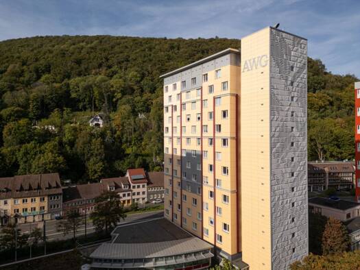 Wohnung zur Miete 425 € 2 Zimmer 54,3 m² 3. Geschoss Friedrich-König-Straße 11 Suhl 98527