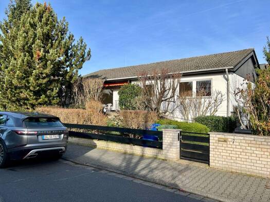 Einfamilienhaus zur Miete 1.950 € 6 Zimmer 176 m² 553 m² Grundstück Dieburg 64807