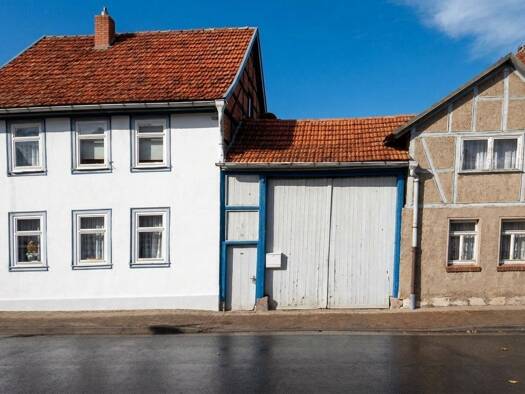 Einfamilienhaus zum Kauf provisionsfrei 95.000 € 7 Zimmer 180 m² 1.803 m² Grundstück Hauptstraße 24 Altengottern 99991
