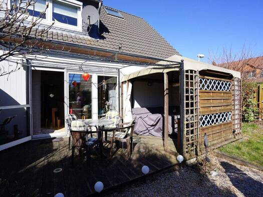 Doppelhaushälfte zum Kauf 130.000 € 4 Zimmer 90 m² 1.031 m² Grundstück Querum Braunschweig 38108