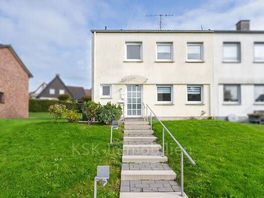 Doppelhaushälfte zum Kauf 225.000 € 5 Zimmer 102 m² 449 m² Grundstück Wipperfeld Wipperfürth 51688