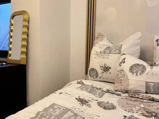 WG-Zimmer zur Miete Wohnen auf Zeit 650 € 14 m² frei ab 03.12.2025 Wengenstrasse 0 Eningen 72800