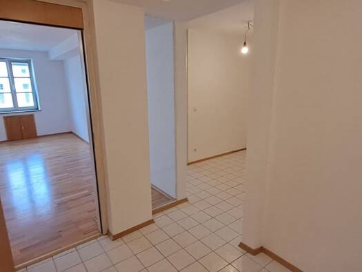 Wohnung zur Miete 680 € 2 Zimmer 68 m² Geschoss 1/2 frei ab sofort Eichstätt 85072