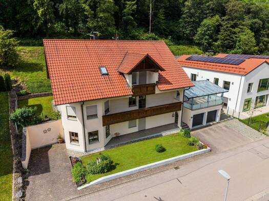 Einfamilienhaus zum Kauf 8 Zimmer 225,7 m² 884 m² Grundstück Breitenbrunn Breitenbrunn 92363