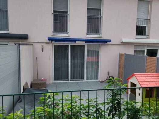 Haus zur Miete 2.900 € 5 Zimmer 136 m² 140 m² Grundstück frei ab 01.10.2025 Dortelweil Bad Vilbel 61118