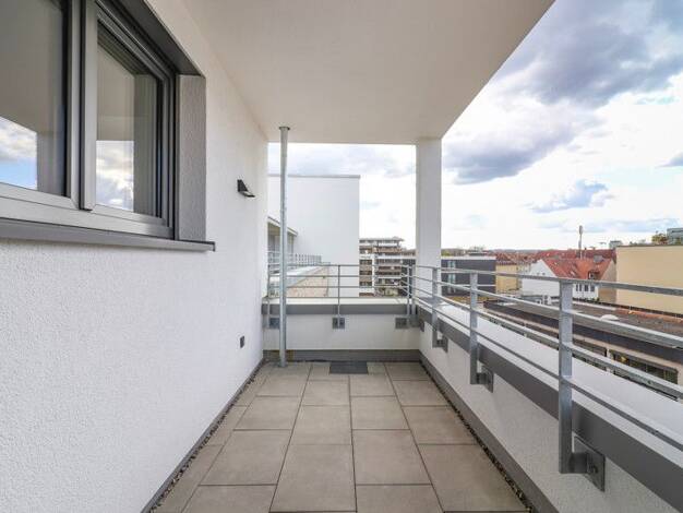 Wohnung zur Miete - Erstbezug 1.192 € 2 Zimmer 68,6 m² 4. Geschoss frei ab 01.09.2025 Von-Hünefeld-Straße 20+22 Stadtmitte Neu-Ulm 89231