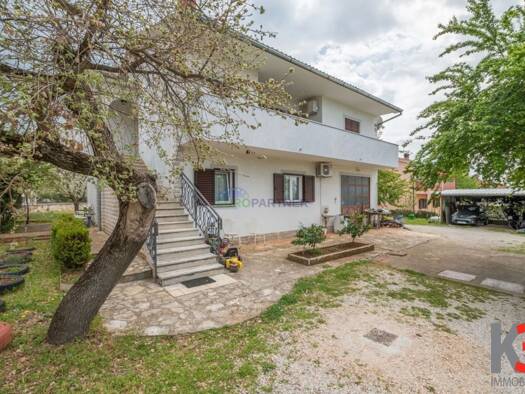 Haus zum Kauf 399.000 € 7 Zimmer 300 m² 1.530 m² Grundstück Lovreć 52448