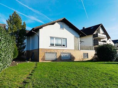 Haus zum Kauf 695.000 € 5,5 Zimmer 228 m² 916 m² Grundstück frei ab sofort Holunderweg 13 Groß-Karben Karben 61184