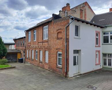 Stadthaus zum Kauf provisionsfrei 39.900 € 5 Zimmer 128 m² 240 m² Grundstück frei ab sofort Oschersleben Oschersleben 39387