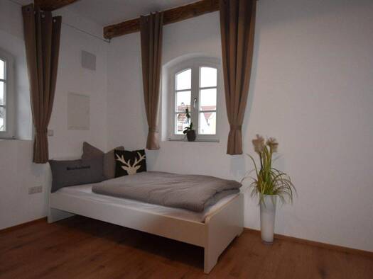 Wohnung zur Miete 580 € 20 m² frei ab sofort Hauptstraße 28 Geisenhausen 84144