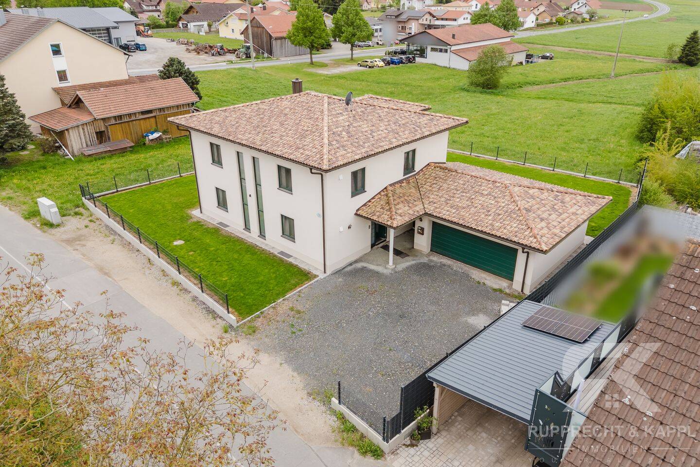 Immobilie in Schönthal - Toskana-Traum mit KfW 55, Doppelgarage & großem Garten - Einfamilienhaus in Schönthal - Bild 1