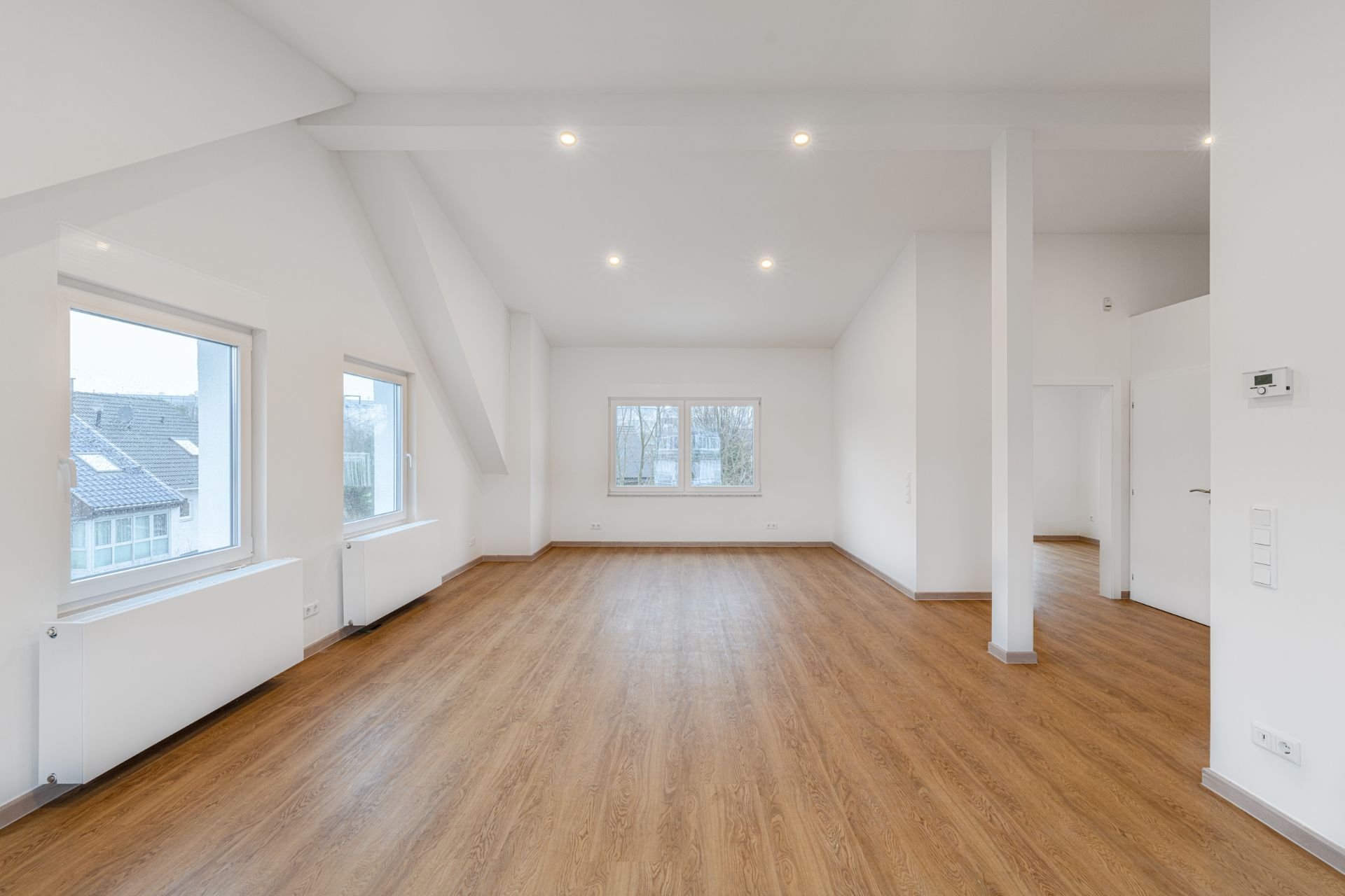 Einfamilienhaus zum Kauf 1.250.000 € 7 Zimmer 287 m²<br/>Wohnfläche 916 m²<br/>Grundstück Unterrath Düsseldorf 40468