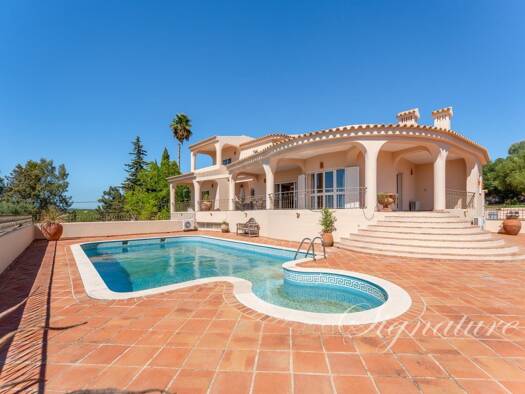 Haus zum Kauf 1.385.000 € 3.280 m² Grundstück Santa Bárbara de Nexe 8005