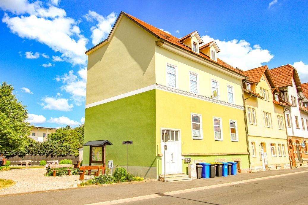 Mehrfamilienhaus zum Kauf als Kapitalanlage geeignet 260.000 € 8 Zimmer 130 m²<br/>Wohnfläche 200 m²<br/>Grundstück Eisfeld Eisfeld 98673